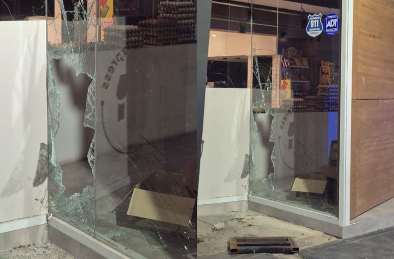Así quedó el blídex del negocio donde ocurrió el robo.&nbsp;