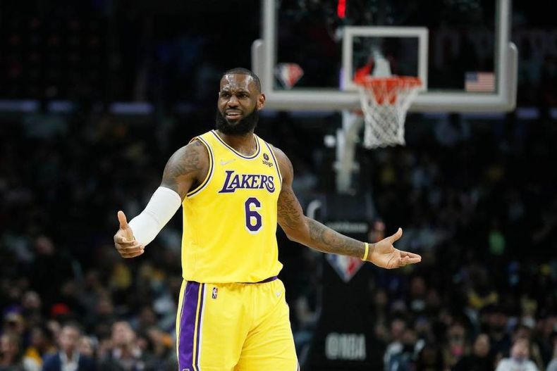 El jugador LeBron James, el astro de Los Angeles Lakers, criticó feo a la NBA.