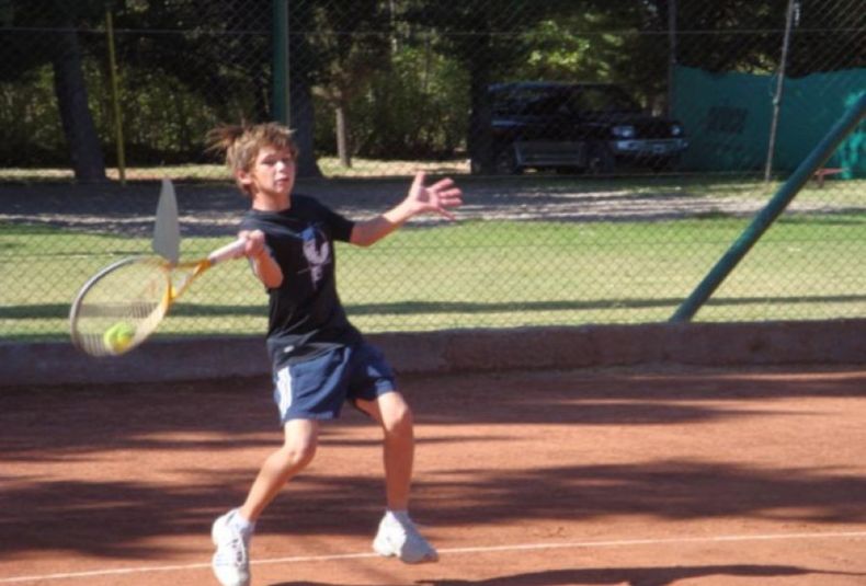 13  En el Club Mendoza de Regatas, se está jugando un torneo G3 Nacional de Tenis, con varios sanrafaelinos presentes- Viernes 01-03-13