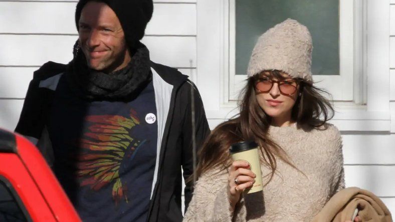¡Hollywood de fiesta!: Dakota Johnson y Chris Martin se casan