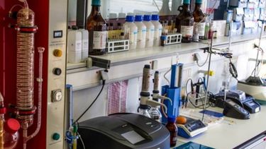 Avanza el laboratorio enológico de Acovi