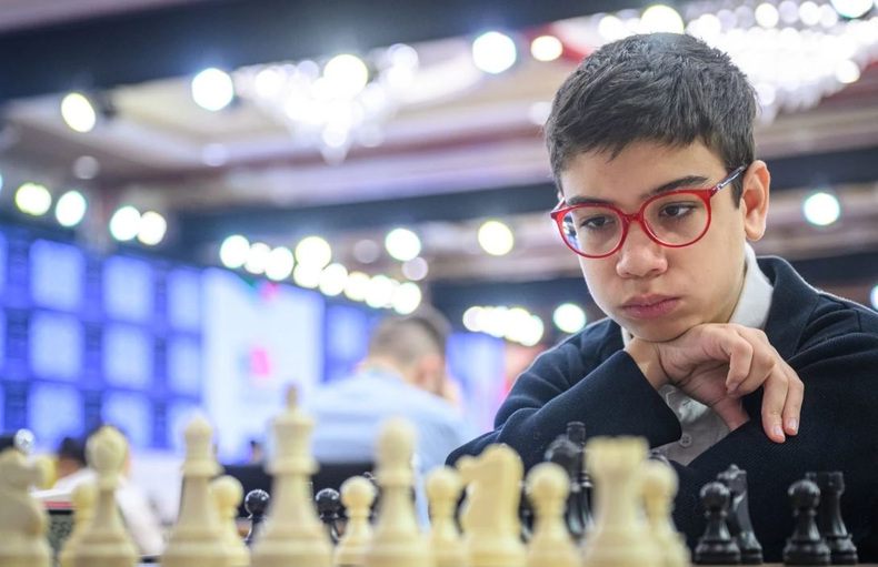 Faustino Oro volvió a dar un golpe de enorme repercusión en el ajedrez mundial al vencer en una partida a Magnus Carlsen.