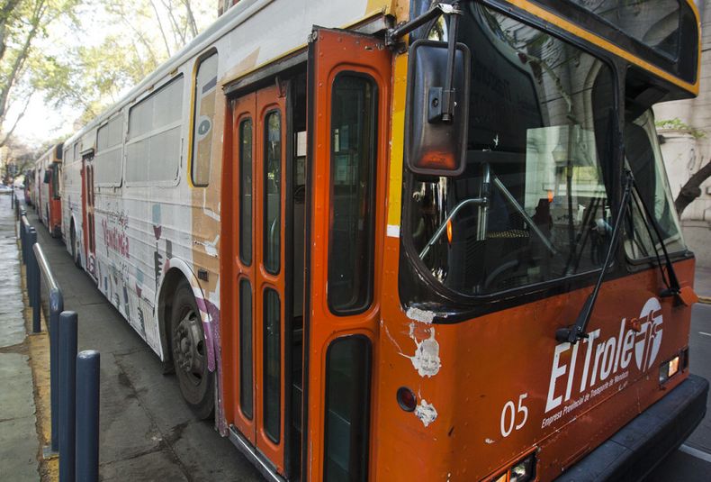 paro choferes trole, troles, trolebus, transporte público de pasajeros, conductores