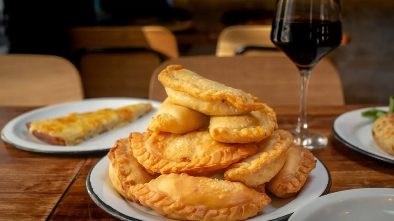 Pascua: receta para hacer paso a paso empanadas de vigilia con masa casera en Semana Santa.