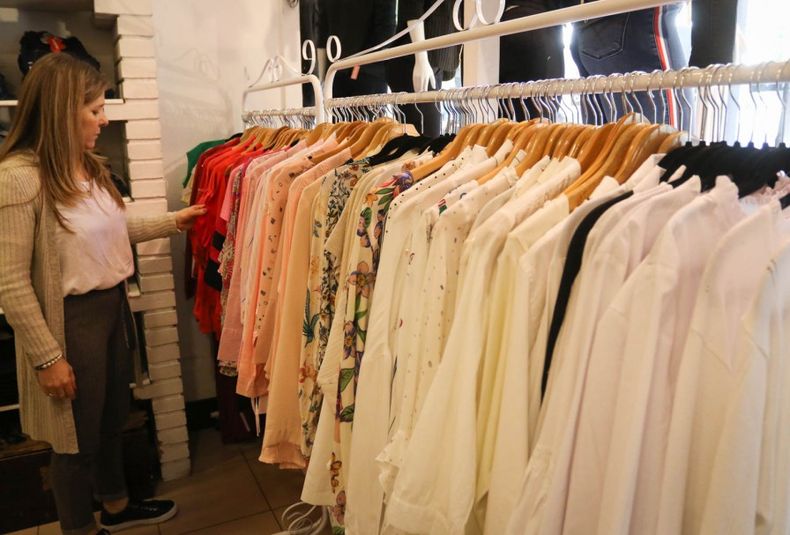 Negocios, consumo, precios, ropa, zapatos, promociones, liquidacion