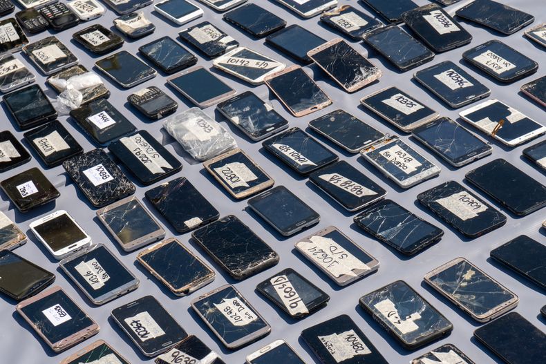 Debate por los celulares en las cárceles: la situación actual en la provincia de Mendoza.