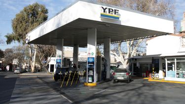Sube 5% el precio de los combustibles desde la medianoche