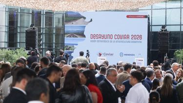 Diferentes miradas sobre la misma situación. Las voces en el Desayuno de Coviar. Diferentes miradas sobre la misma situación. Las voces en el Desayuno de Coviar.