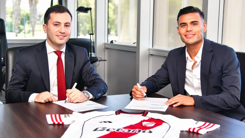 Fausto Vera firmó su contrato con River y se convirtió en el primer refuerzo de cara a la temporada 2026.