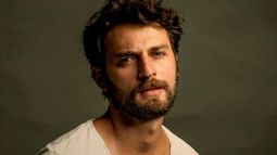 Birkan Sokullu protagoniza esta película en Netflix.