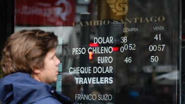 Para analistas, el acuerdo con el FMI no blindará al peso argentino