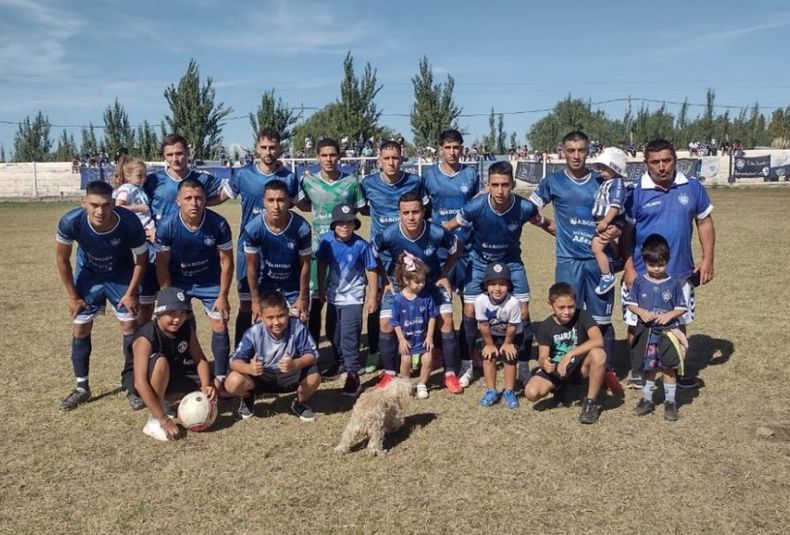 22 Los bicampeones de Quiroga lideran invictos el fútbol sanrafaelino. Jueves 17 03 22