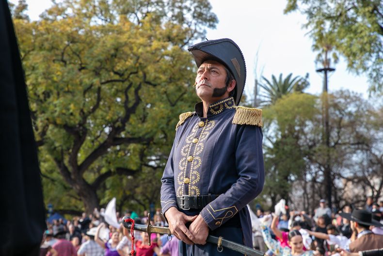 Ciudad homenajeó a San Martín: así fue la jornada con música, baile y la torta más grande de la provincia