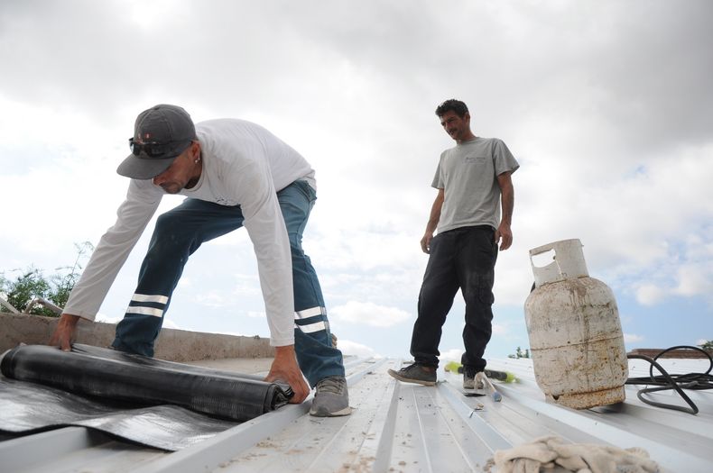 Tras el Zonda, continúan las tareas de reparación en escuelas de Mendoza. (Archivo)
