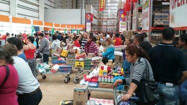 El Gobierno analiza replanteos sobre el IVA 0 y la prórroga al Plan Ahora 12