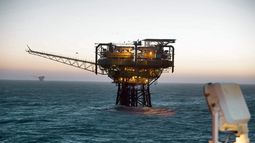 Vía concurso internacional, Argentina sale a buscar petróleo offshore
