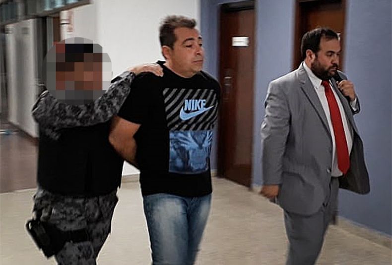 Seré está preso en el penal de Boulogne Sur Mer.