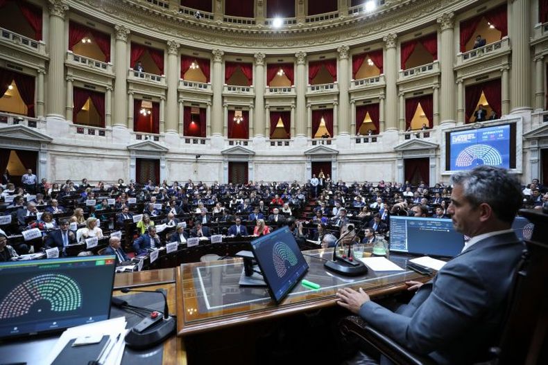 En la &uacute;ltima sesi&oacute;n de Diputados, La Libertad Avanza y el kirchnerismo avanzaron en un acuerdo que descoloc&oacute; al PRO.