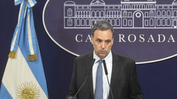 El vocero presidencial Manuel Adorni se refirió al tuit de la vice Victoria Villarruel. No es la postura del Gobierno, aseguró.