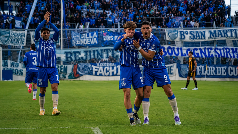 El Tomba volvió al triunfo en el Feliciano Gambarte tras derrotar sobre el final a Mitre de Santiago del Estero.