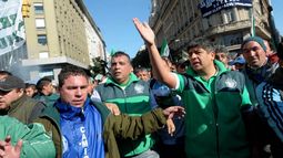 Camioneros amenazan con paro sino tienen bono