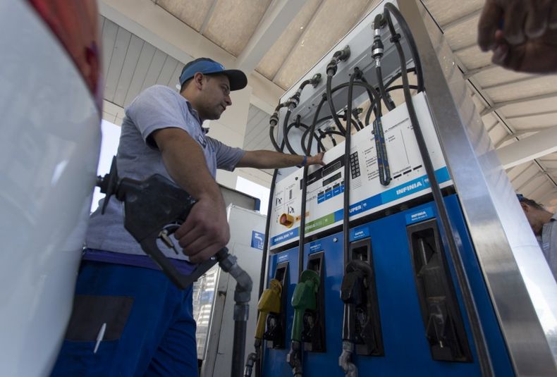 Nafta, aumento, YPF, estación de servicios