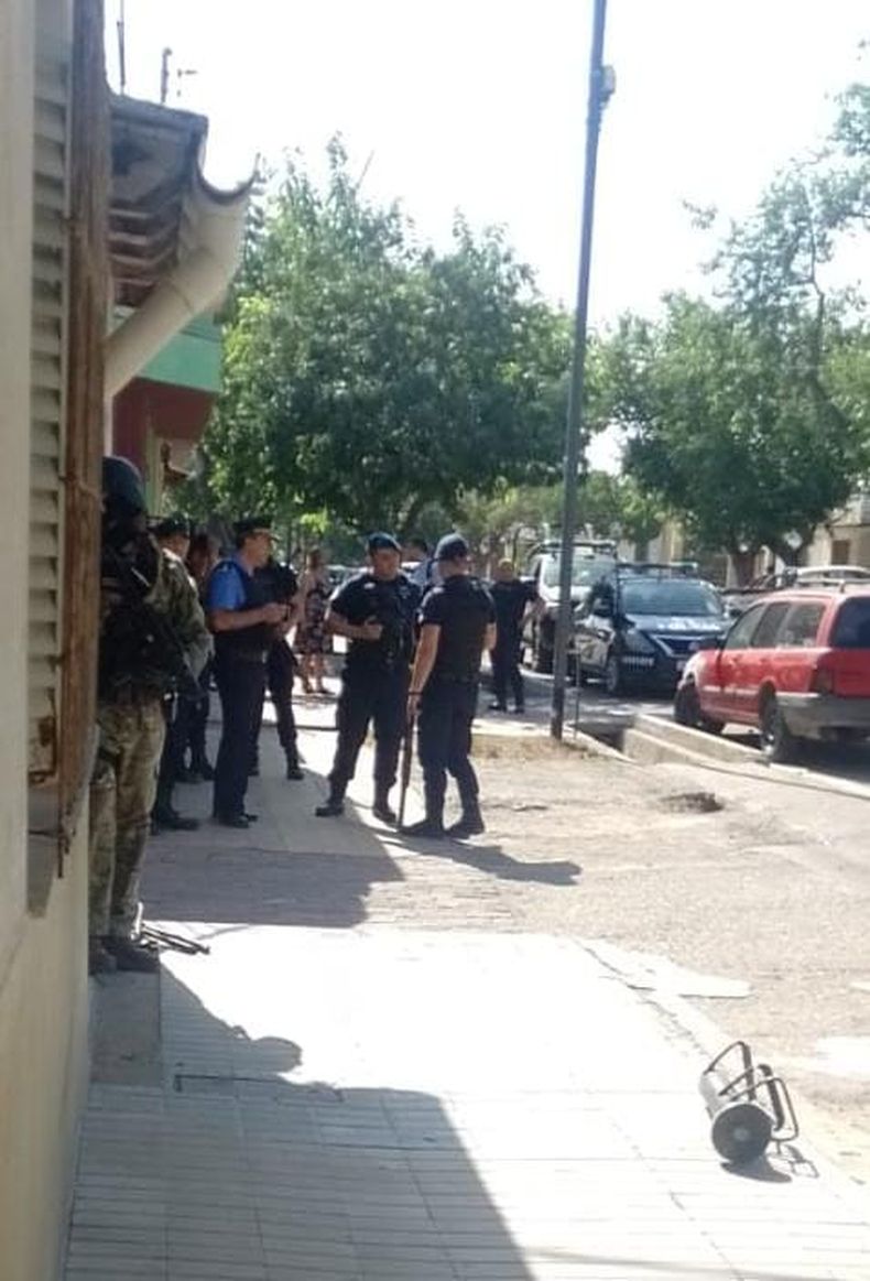 El individuo se atrincheró en una casa de calle Berutti y Alem.&nbsp;