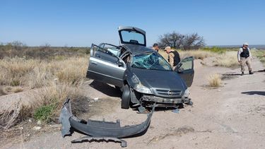 una familia se accidento en san carlos: una mujer esta grave