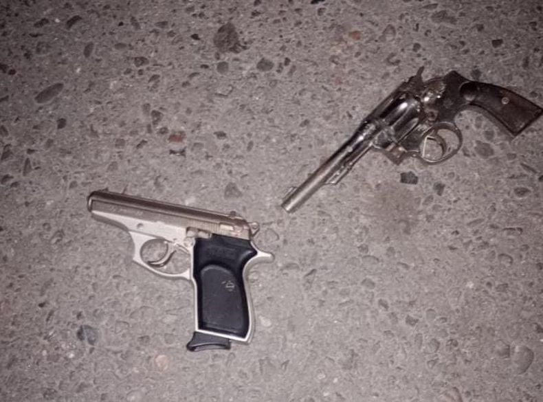 Las dos armas de fuego incautadas en Guaymallén.