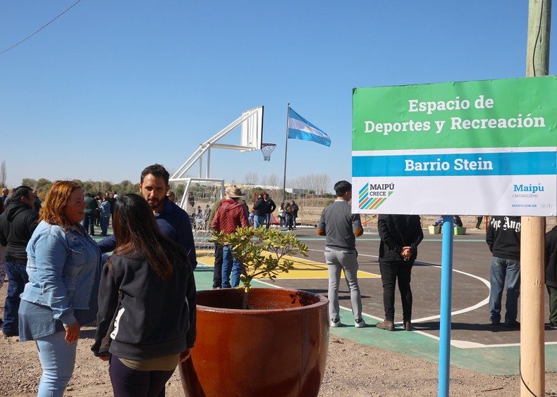 Maipú Municipio inauguró un espacio recreativo en el barrio Stein.