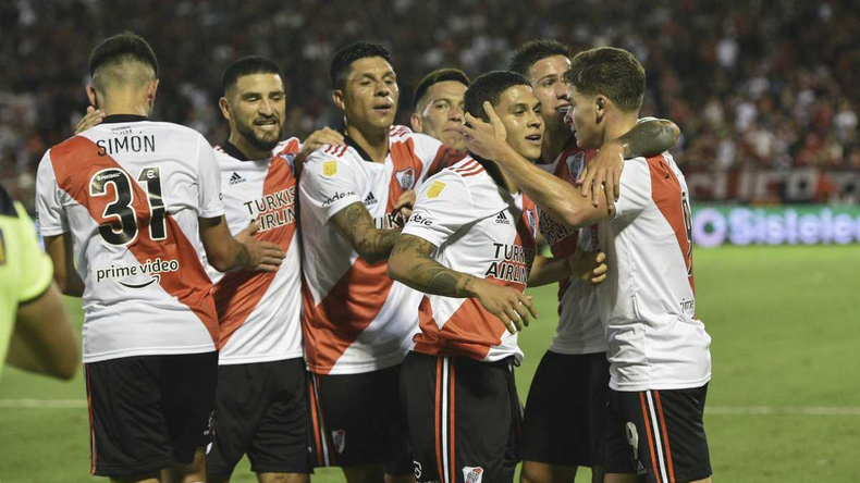 Un club grande del continente se llevaría a Juanfer.
