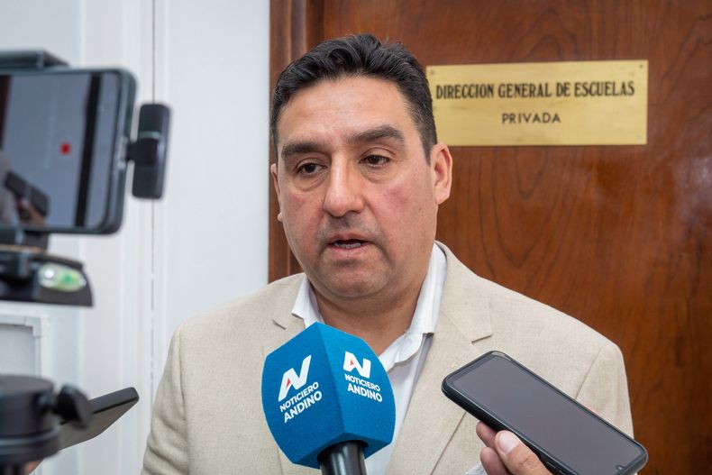 Claudio Dagne, director de Educación Técnica y Trabajo de la DGE, habló sobre el menor que llevó un arma a la escuela. 