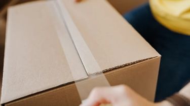 Limitan compras puerta a puerta desde el exterior a u$s3.000 por vuelo
