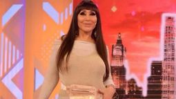 Moria Casán atendió a una tuitera que la criticó por su bikini diminuta.&nbsp;