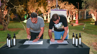 Acuerdo firmado entre Marcos Calvente y Gabriel Guardia. Acuerdo firmado entre Marcos Calvente y Gabriel Guardia.