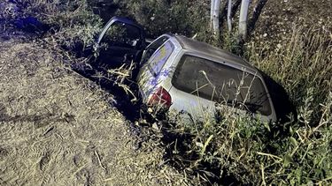 Así quedó el coche que manejaba el efectivo policial. Así quedó el coche que manejaba el efectivo policial.