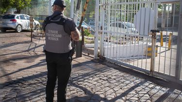 En un trabajo conjunto, se realizaron doce allanamientos y se secuestró droga y armas. En un trabajo conjunto, se realizaron doce allanamientos y se secuestró droga y armas.