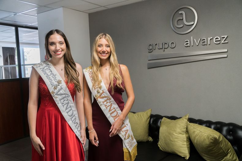 La Fiesta de la Vendimia 2024 coronó a Agostina Saua y Rocío Neila.