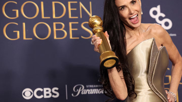Demi Moore hace historia en los Globos de Oro con un discurso conmovedor &nbsp;