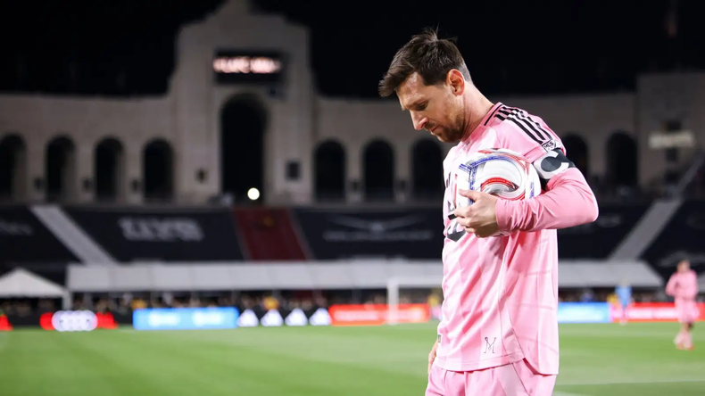 Lionel Messi, frustrado, tras la dura derrota del Inter Miami en Los Ángeles.