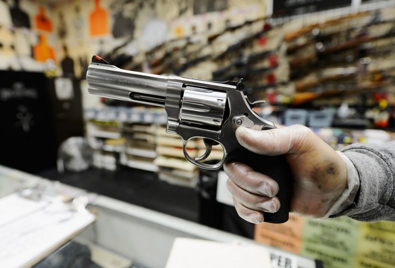 El Gobierno nacional promulgó la ley que permite registrar armas de fuego no declaradas.