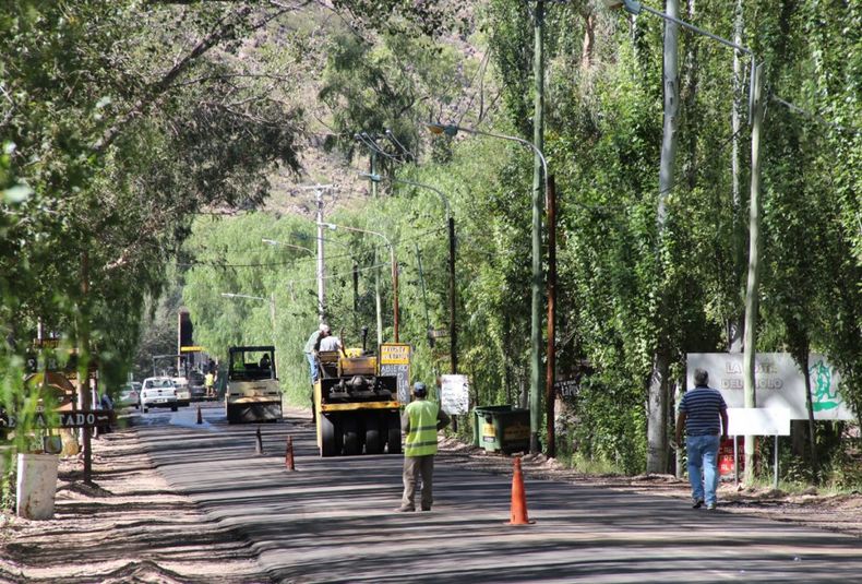 Asfalto en Valle Grande