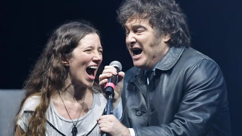 Javier Milei volverá a cantar en un escenario durante la presentación de su nuevo libro, en el Movistar Arena.