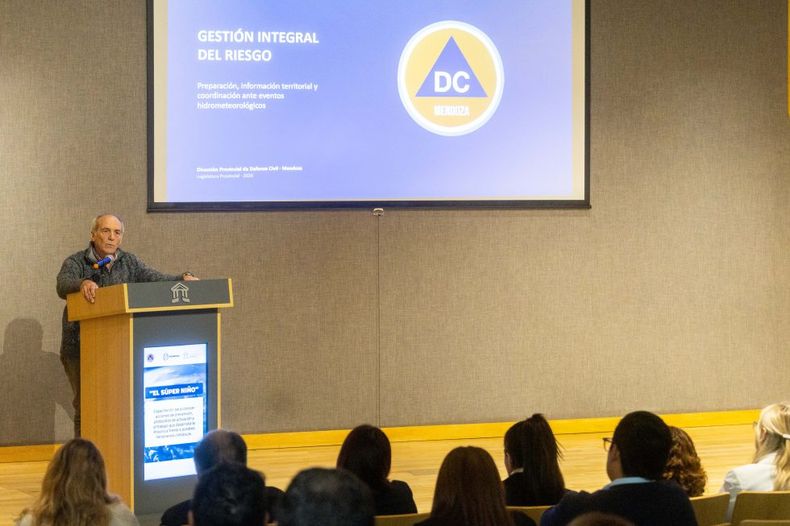 El director provincial de Defensa Civil, Daniel Burrieza, destacó la importancia de fortalecer la cultura de prevención y de que la población incorpore herramientas de planificación en su vida cotidiana.