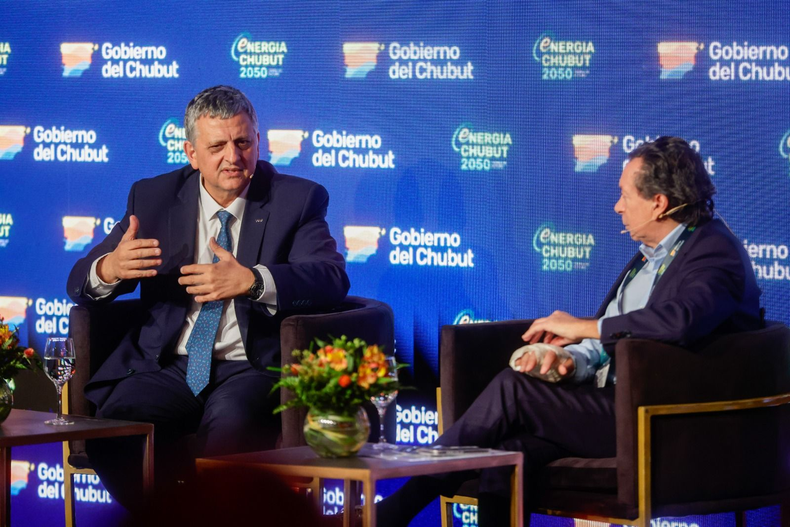 Horacio Marín, titular de YPF junto al consultor y ex ministro de Mauricio Macri, Dante Sica, en Energía Chubut 2050 donde adelantó la creación de YPF Nuclear Horacio Marín, titular de YPF junto al consultor y ex ministro de Mauricio Macri, Dante Sica, en Energía Chubut 2050 donde adelantó la creación de YPF Nuclear