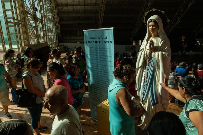 Un siglo de promesas y peregrinación en el Santuario Neustra Señora de Lourdes