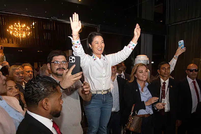 Los votos del exterior le pueden dar la presidencia del Perú a Keiko Fujimori por un margen mínimo.