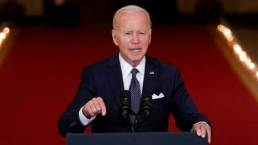 eeuu: biden insto al congreso a prohibir la venta de armas de asalto a particulares