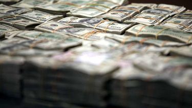El dólar paralelo cerró en $13,50