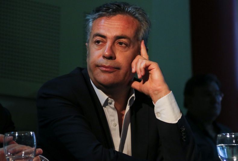 Cornejo habló de todo en la asunción de Sergio Vergara.